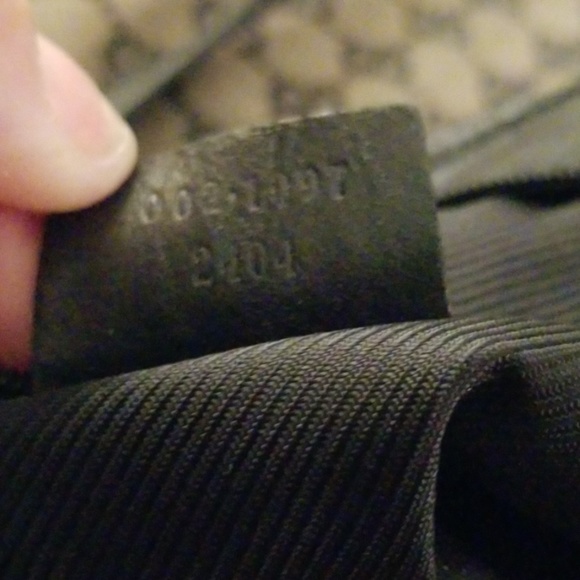 Authentic Large Gucci Tote - Picture 2 of 7